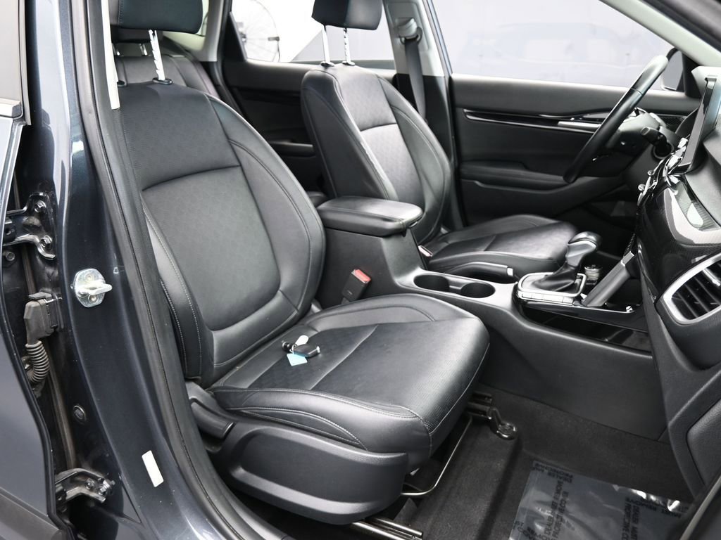 Used 2022 Kia Seltos EX image 48