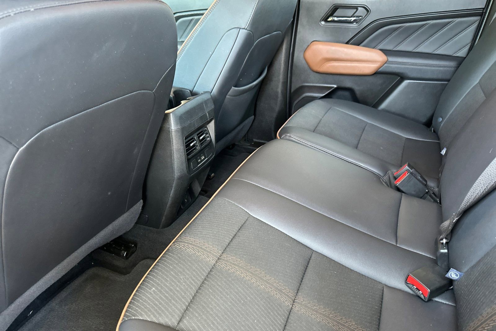 Used 2024 GMC Canyon AT4 AWD/4WD image 13