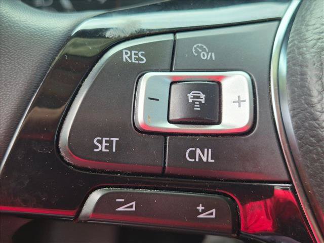 Used 2022 Volkswagen Passat 2.0T SE FWD image 11