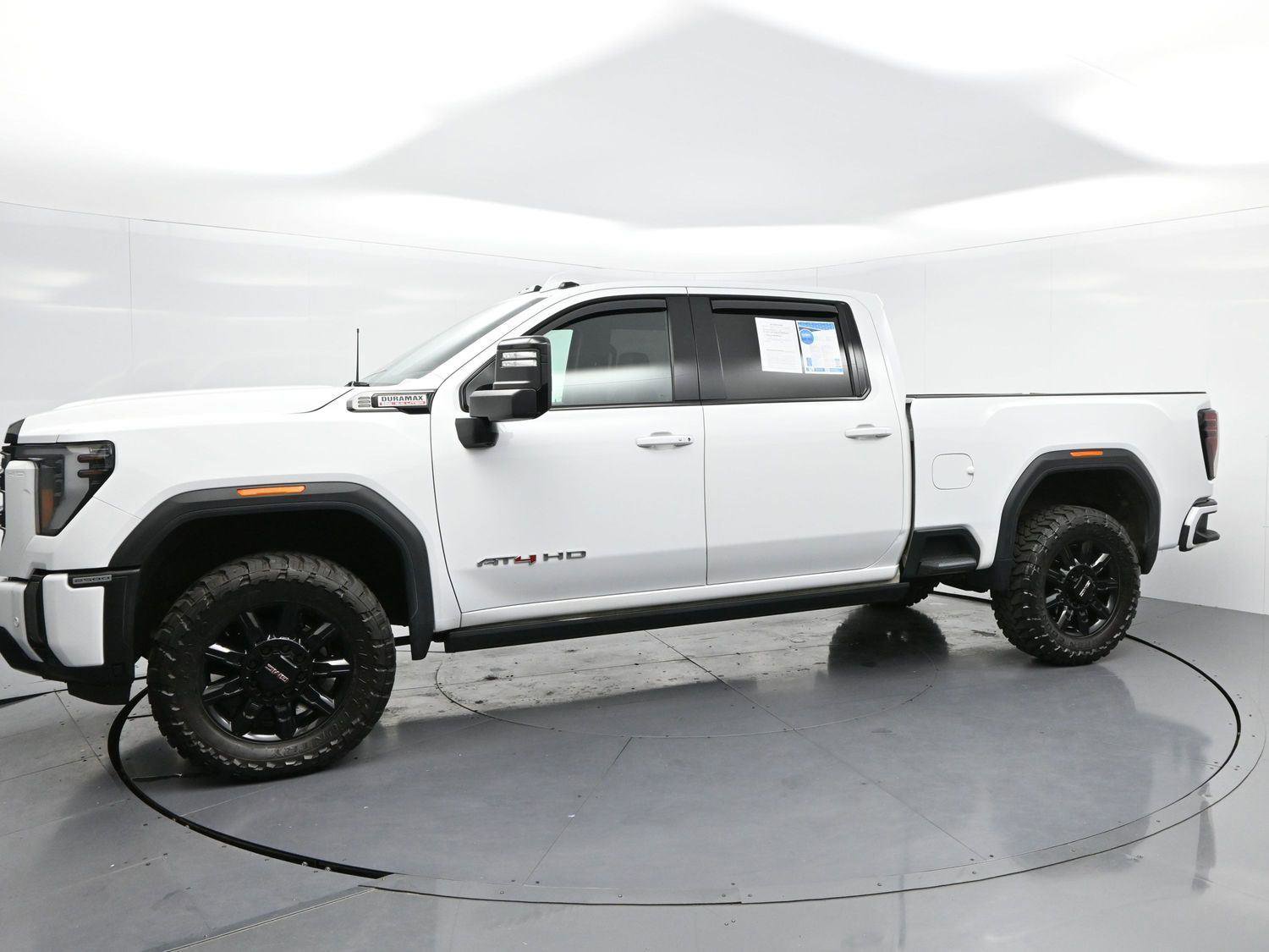 Used 2024 GMC Sierra 2500 AT4 w/ AT4 Premium Plus Package AWD/4WD image 4