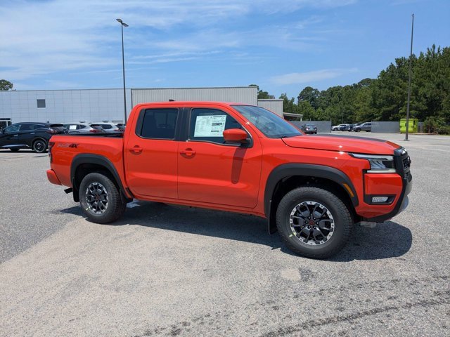 New 2025 Nissan Frontier PRO-4X w/ Black Accent Package image 2