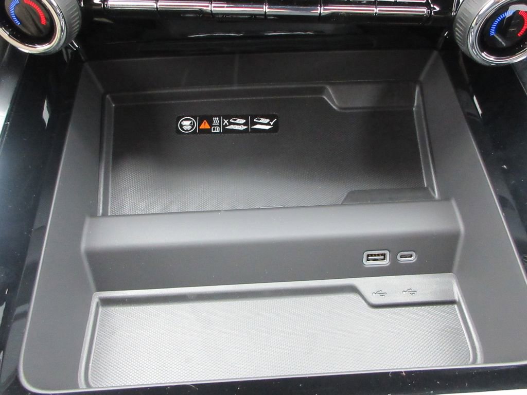 New 2026 Chevrolet Suburban Z71 w/ Comfort Package image 32