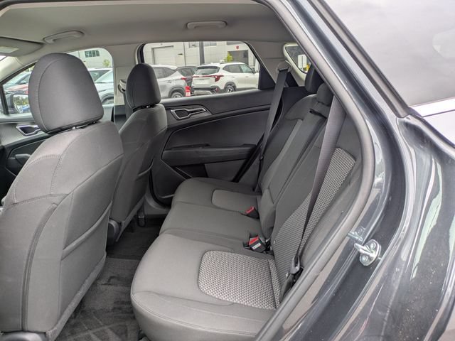 Used 2025 Kia Sportage LX AWD/4WD image 13
