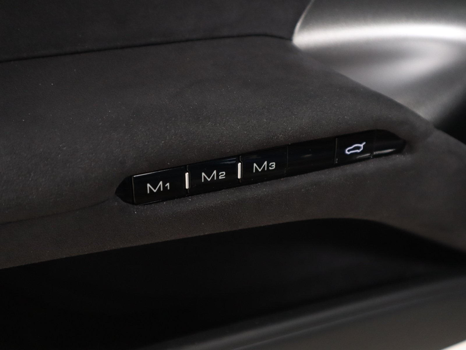 Used 2025 Ferrari 12Cilindri RWD image 19