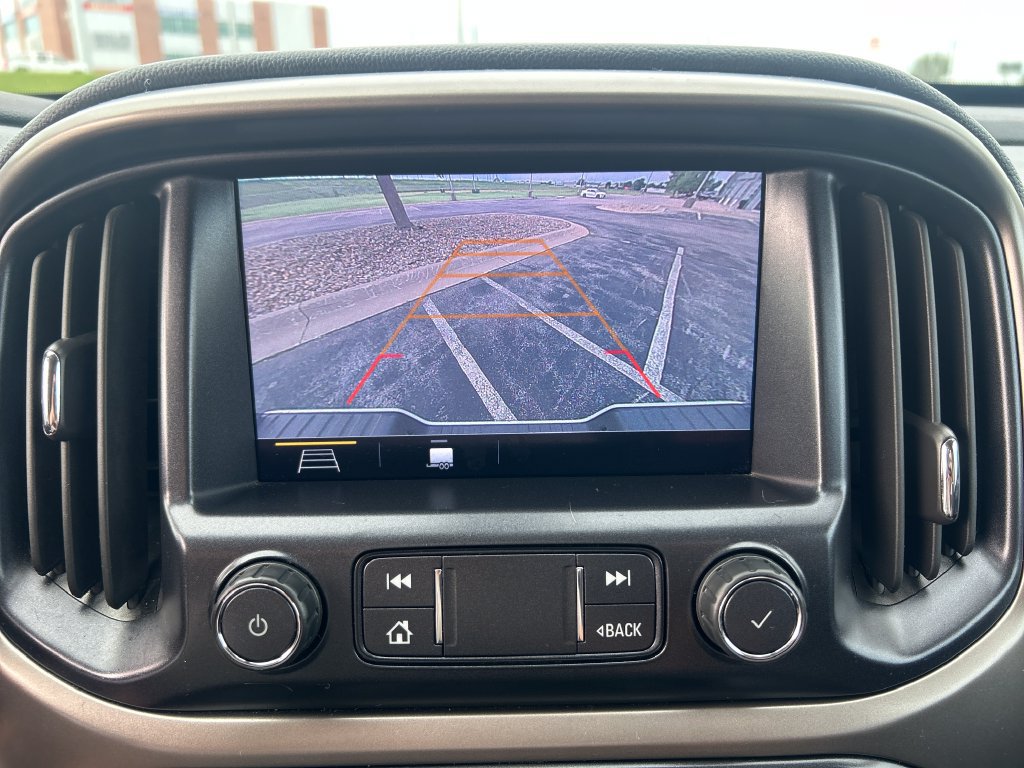 Used 2021 Chevrolet Colorado Z71 AWD/4WD image 19