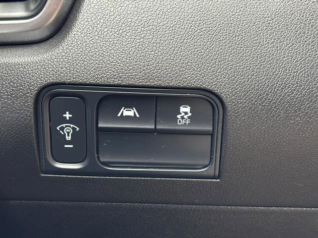 Certified 2023 Kia Sorento LX image 27