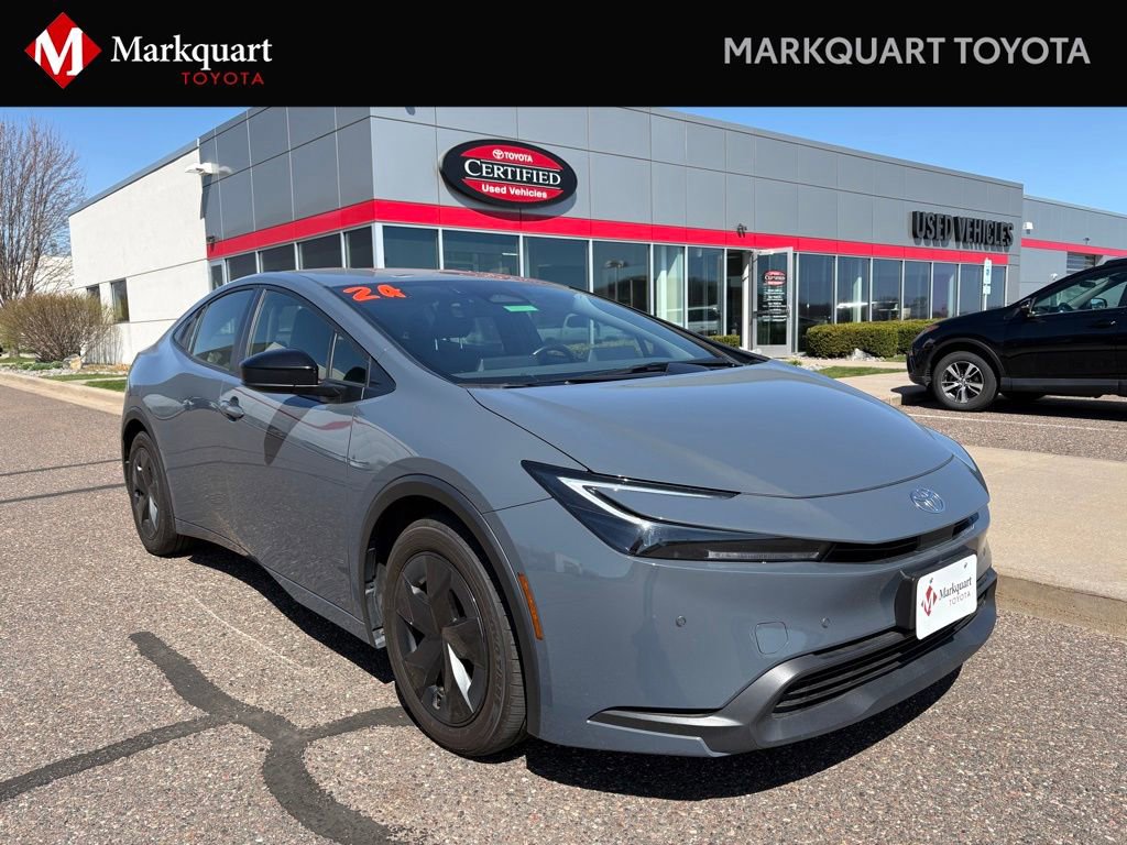 Used 2024 Toyota Prius LE FWD image 1