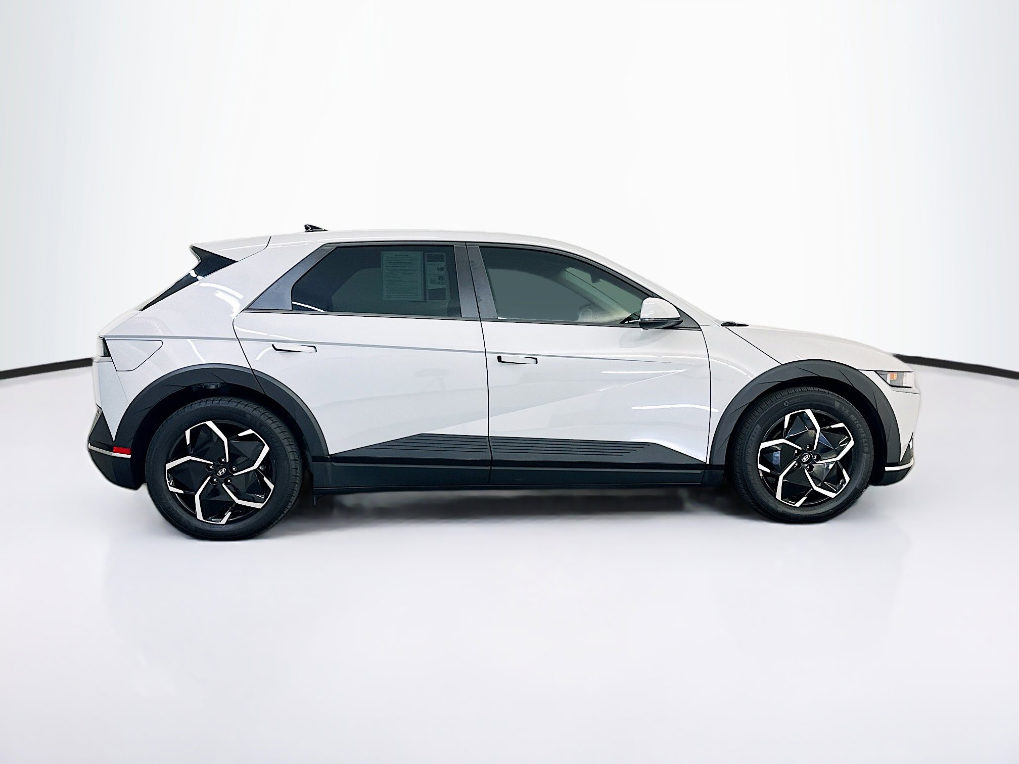 Used 2024 Hyundai Ioniq 5 SE AWD/4WD image 10