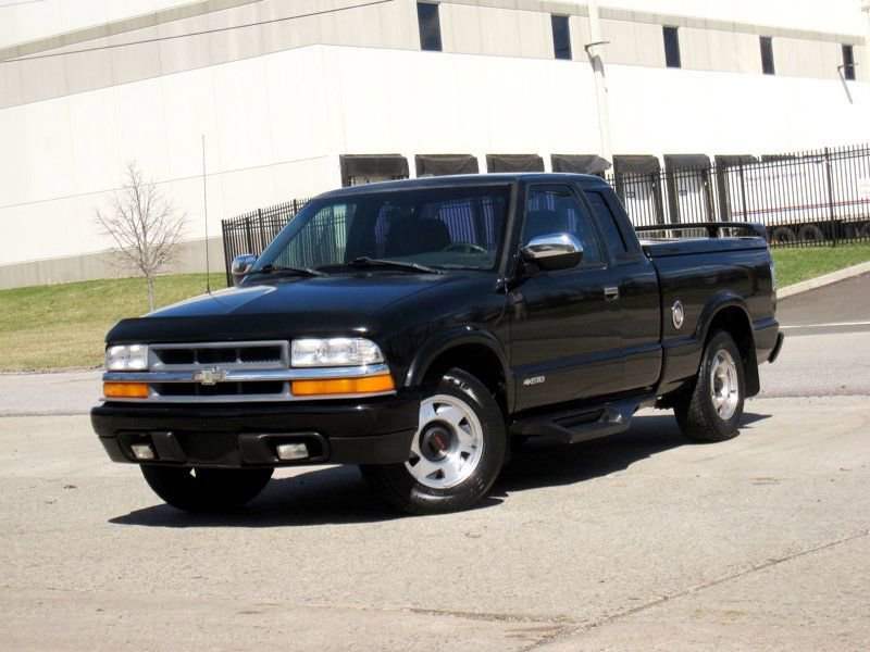 Used 2002 Chevrolet S10 Pickup 2WD Extended Cab w/ Comfort Convenience Pkg image 3