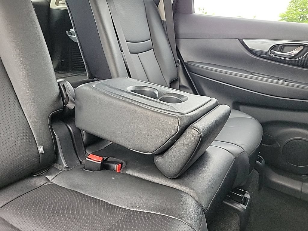 Used 2019 Nissan Rogue SL w/ Premium Package AWD/4WD image 16