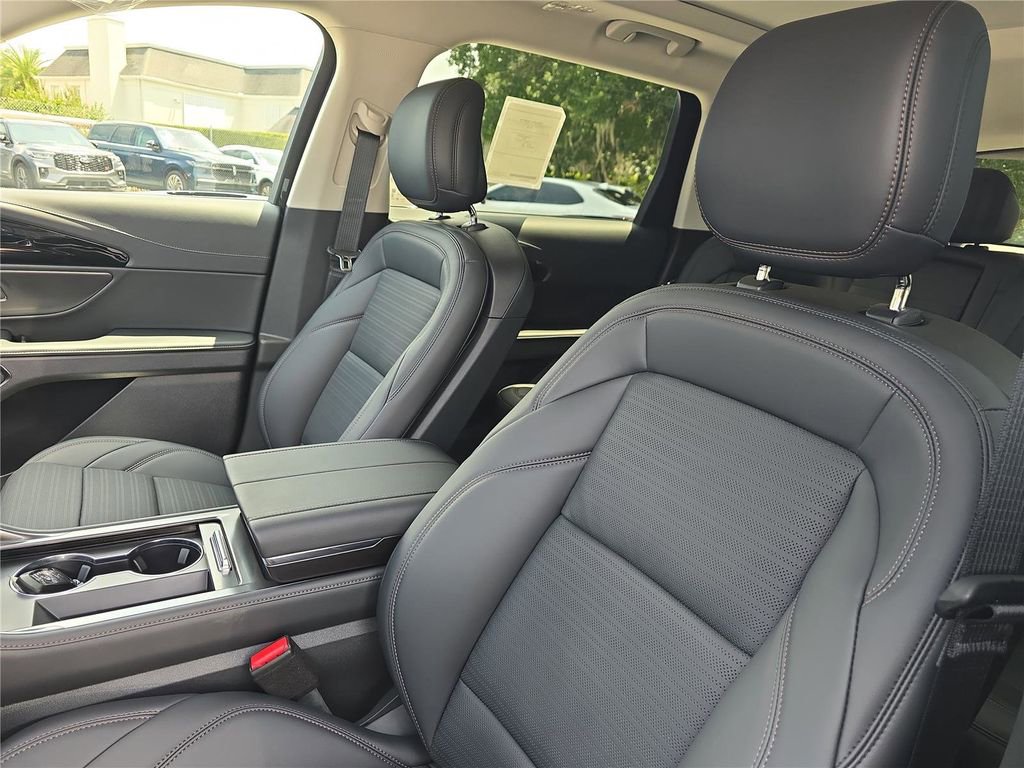 New 2026 Lincoln Nautilus Reserve w/ Jet Appearance Package AWD/4WD image 13