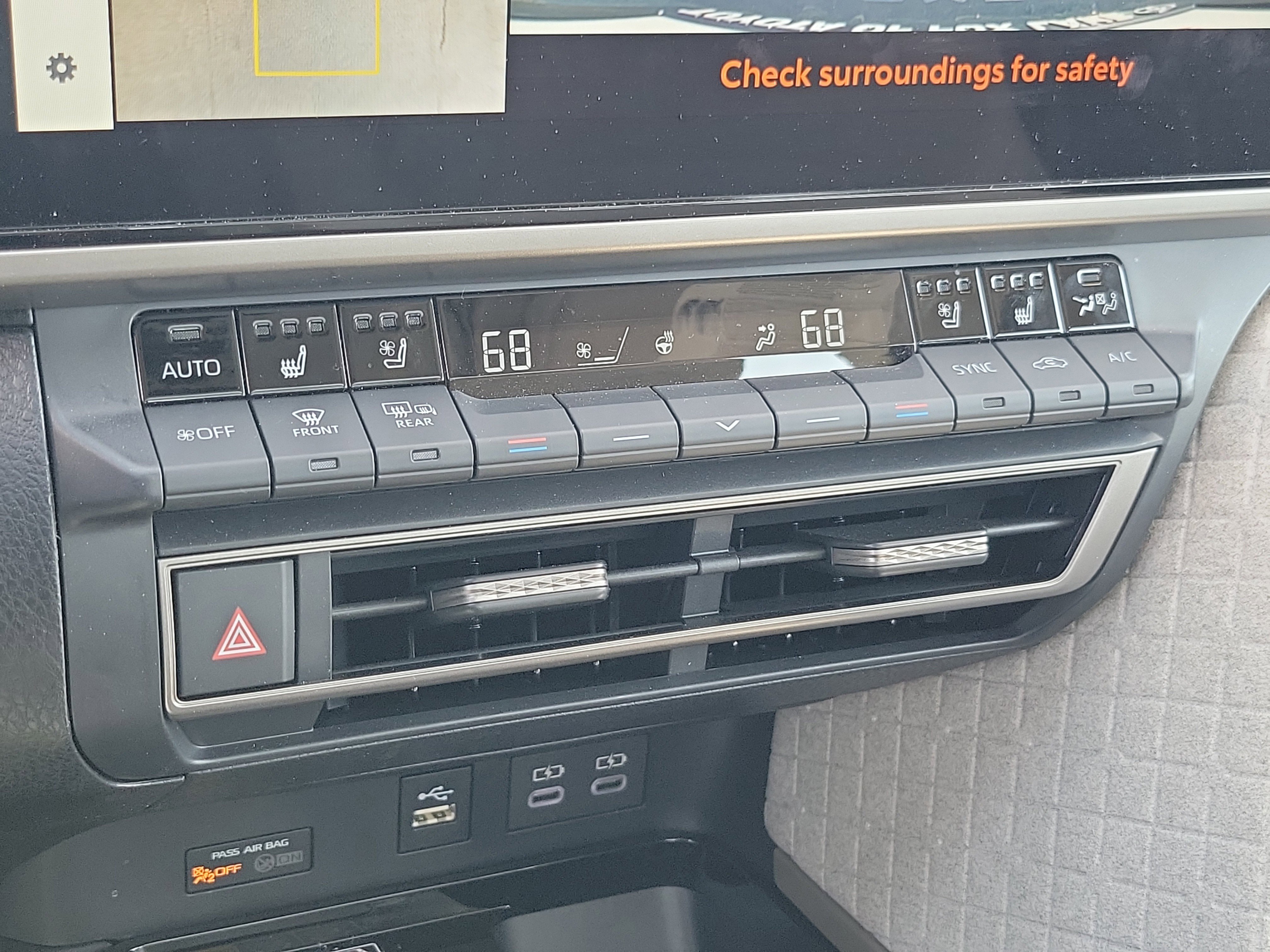 Used 2025 Toyota Camry XLE w/ Premium Plus Package image 29