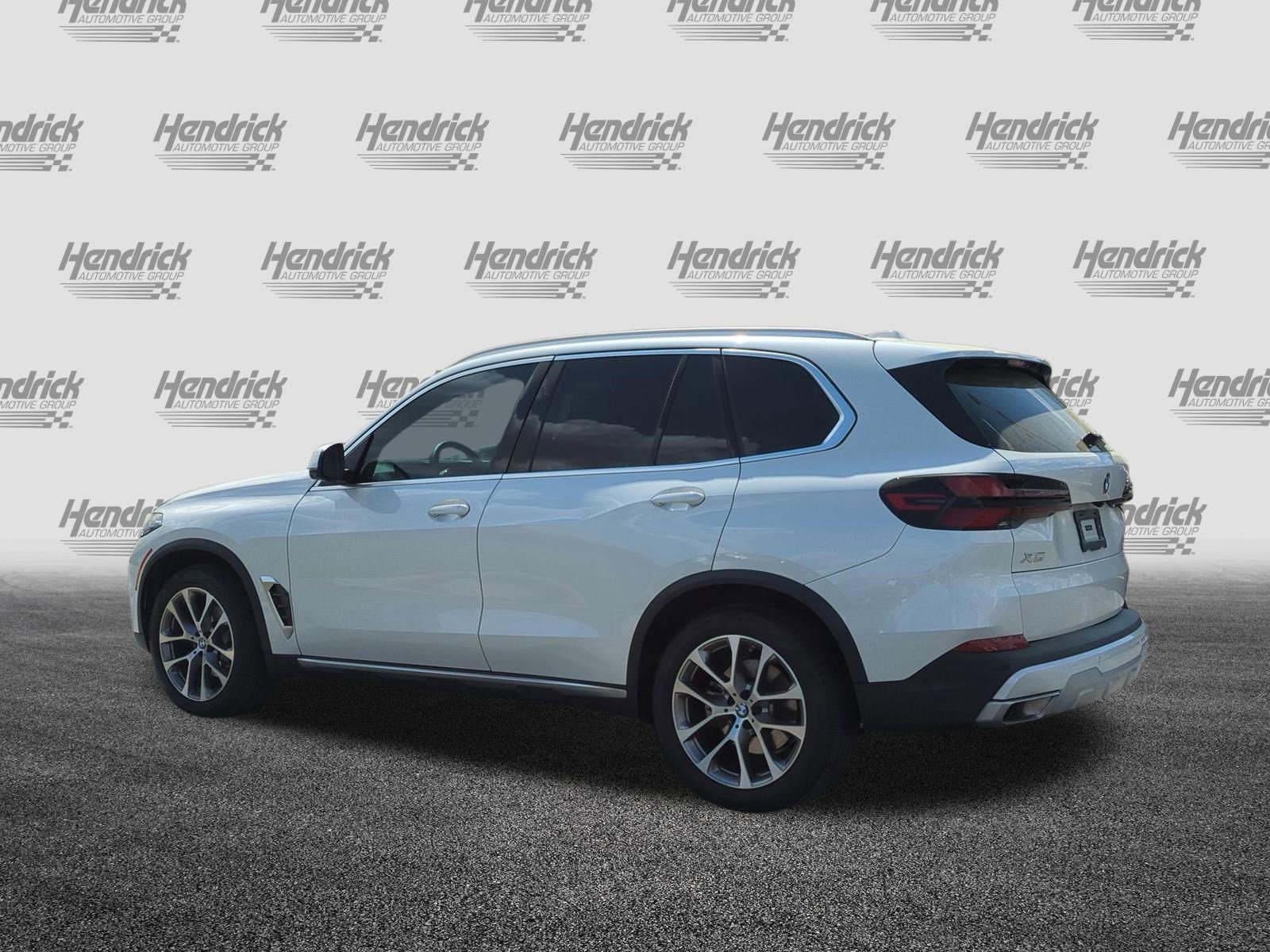 Certified 2025 BMW X5 xDrive40i w/ Executive Package image 8