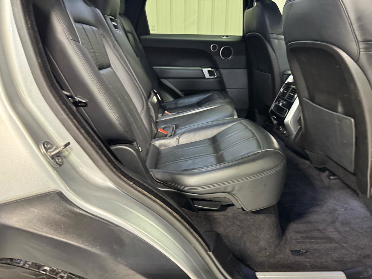 Used 2019 Land Rover Range Rover Sport HSE AWD/4WD image 13