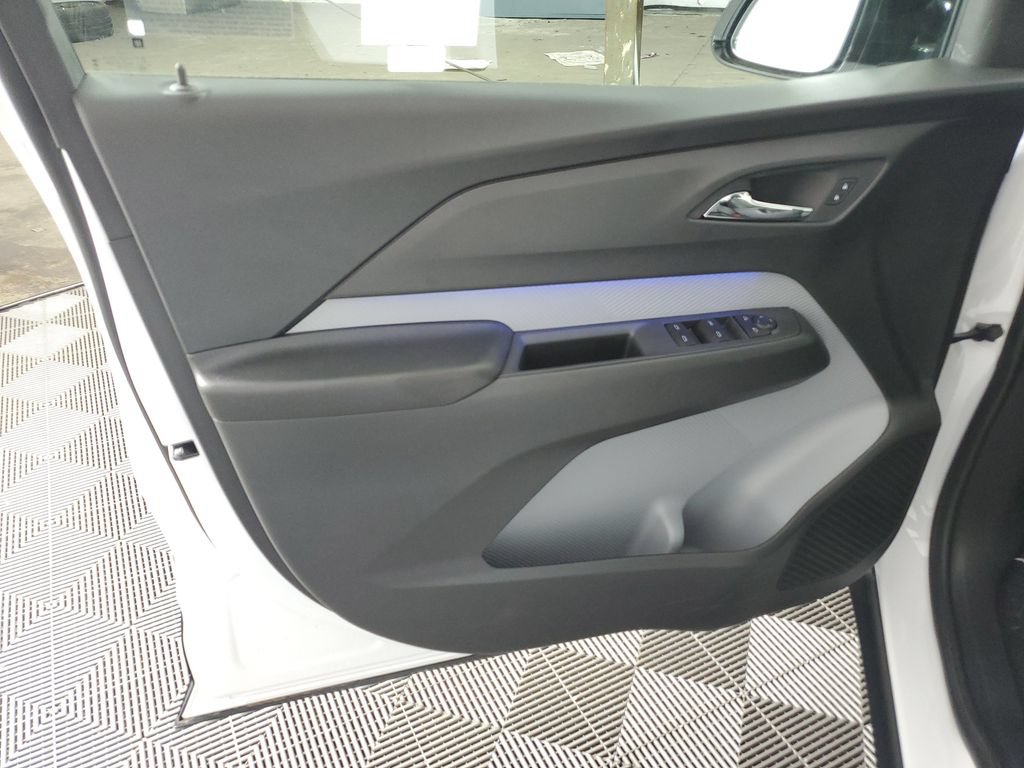 New 2027 Chevrolet Bolt RS w/ Super Cruise Package FWD image 25