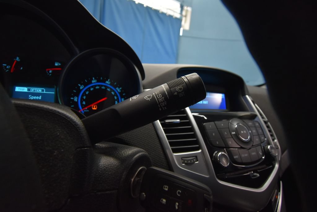Used 2015 Chevrolet Cruze LT FWD image 13