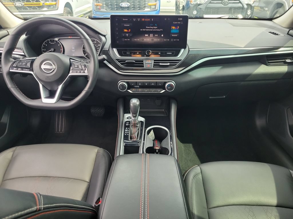 Used 2024 Nissan Altima 2.5 SR w/ SR Premium Package FWD image 11