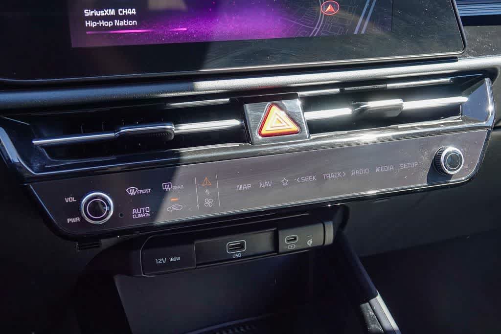 Certified 2023 Kia Niro EX Touring FWD image 21