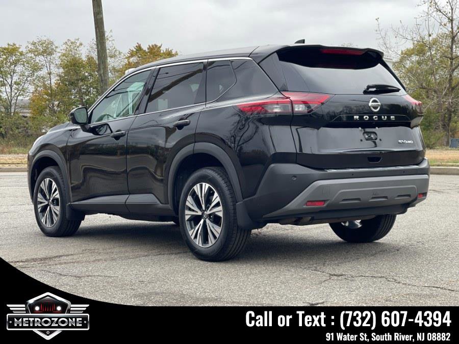 Used 2021 Nissan Rogue SV image 6
