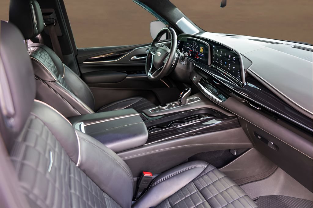 Certified 2024 Cadillac Escalade V AWD/4WD image 31