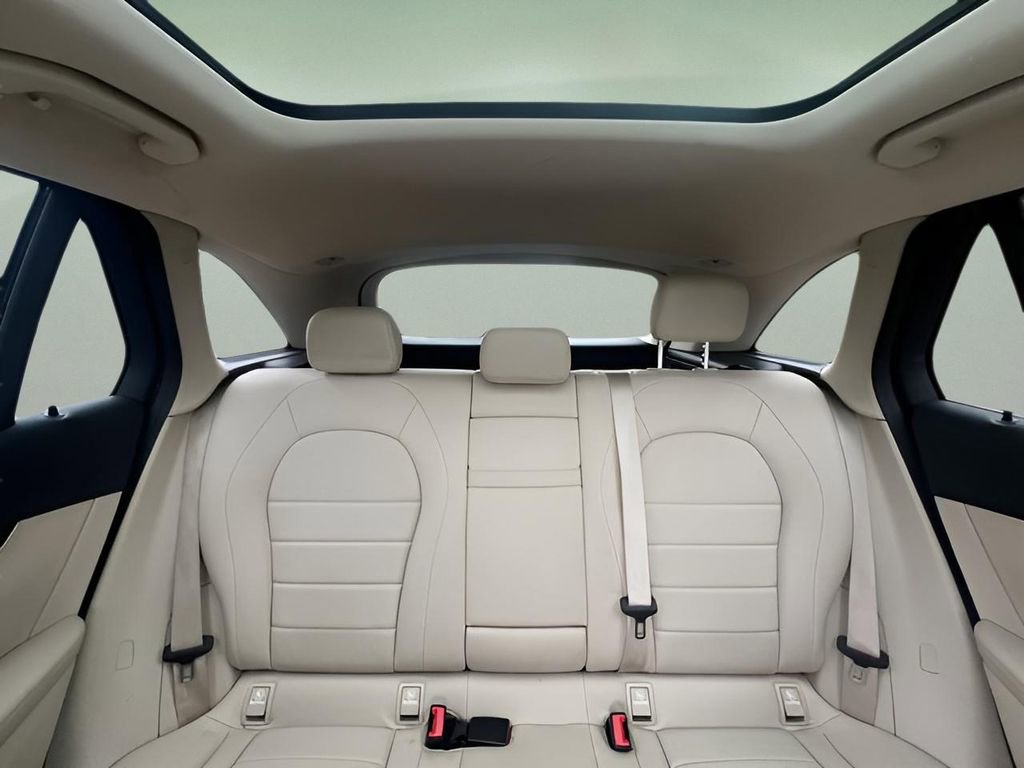 Used 2022 Mercedes-Benz GLC 300 4MATIC image 20