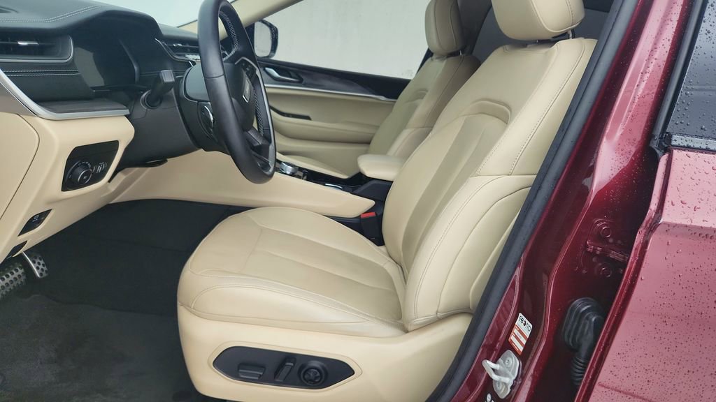 Used 2022 Jeep Grand Cherokee Limited RWD image 15