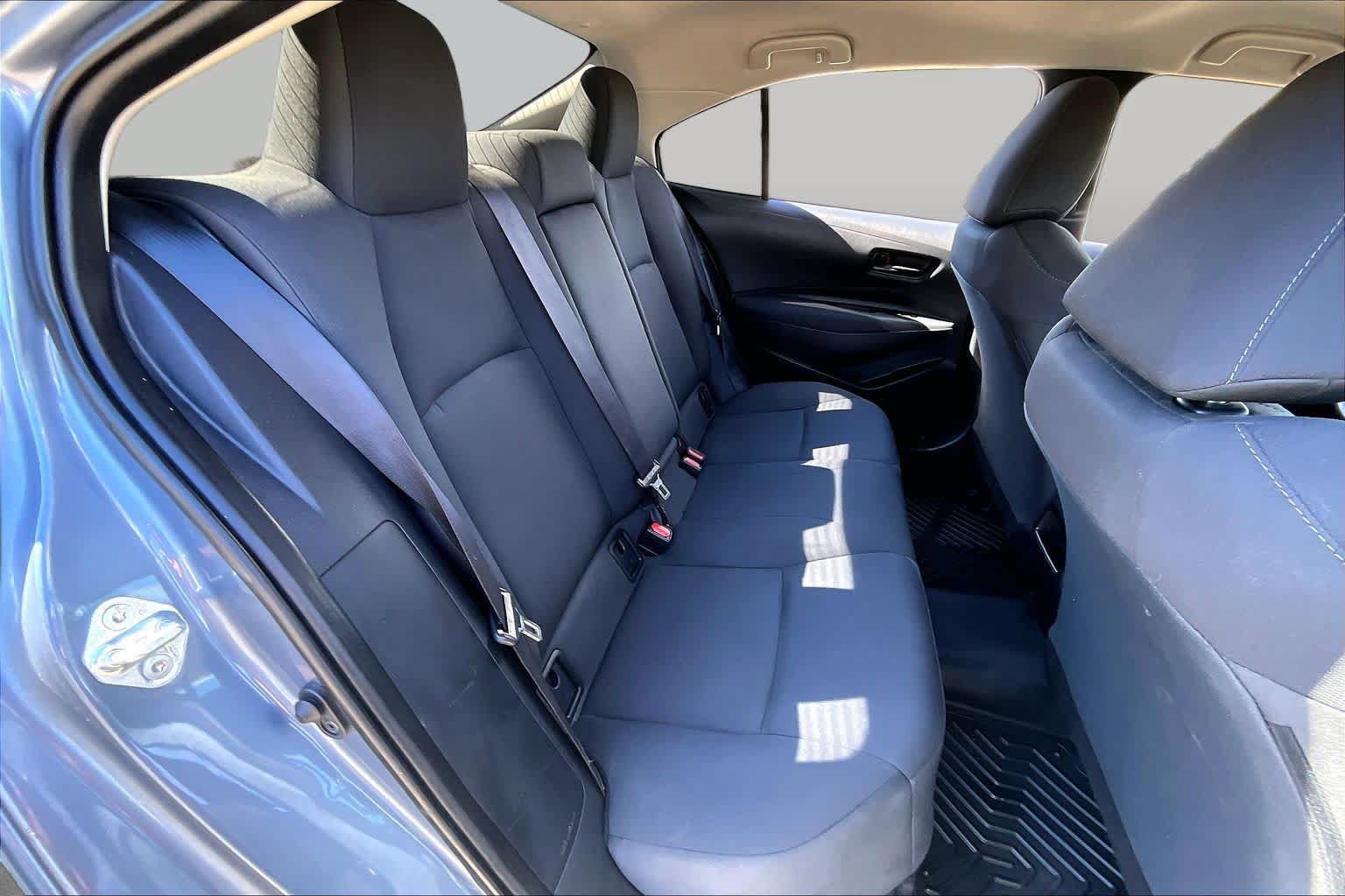 Used 2022 Toyota Corolla LE FWD image 19