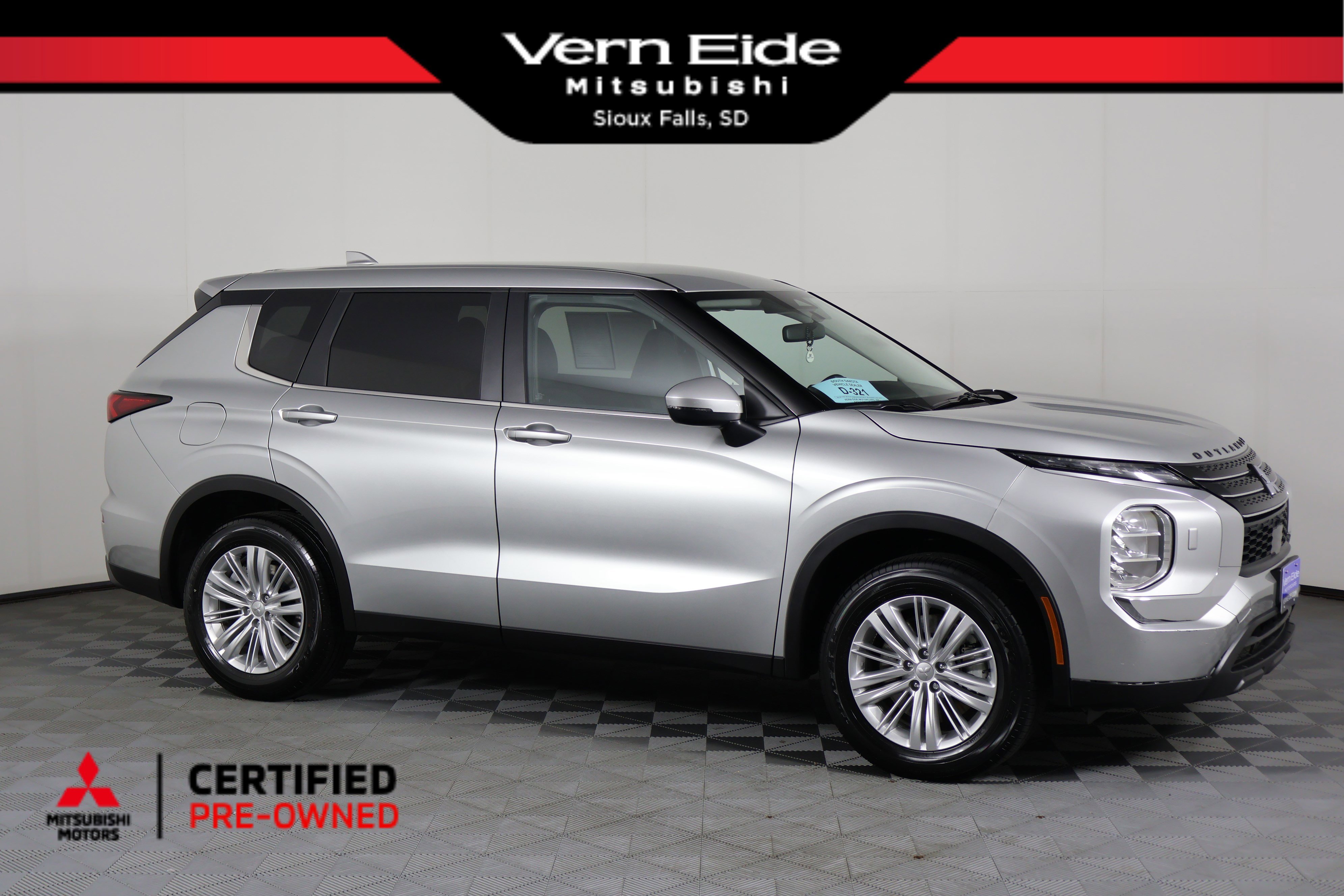 Used 2024 Mitsubishi Outlander ES