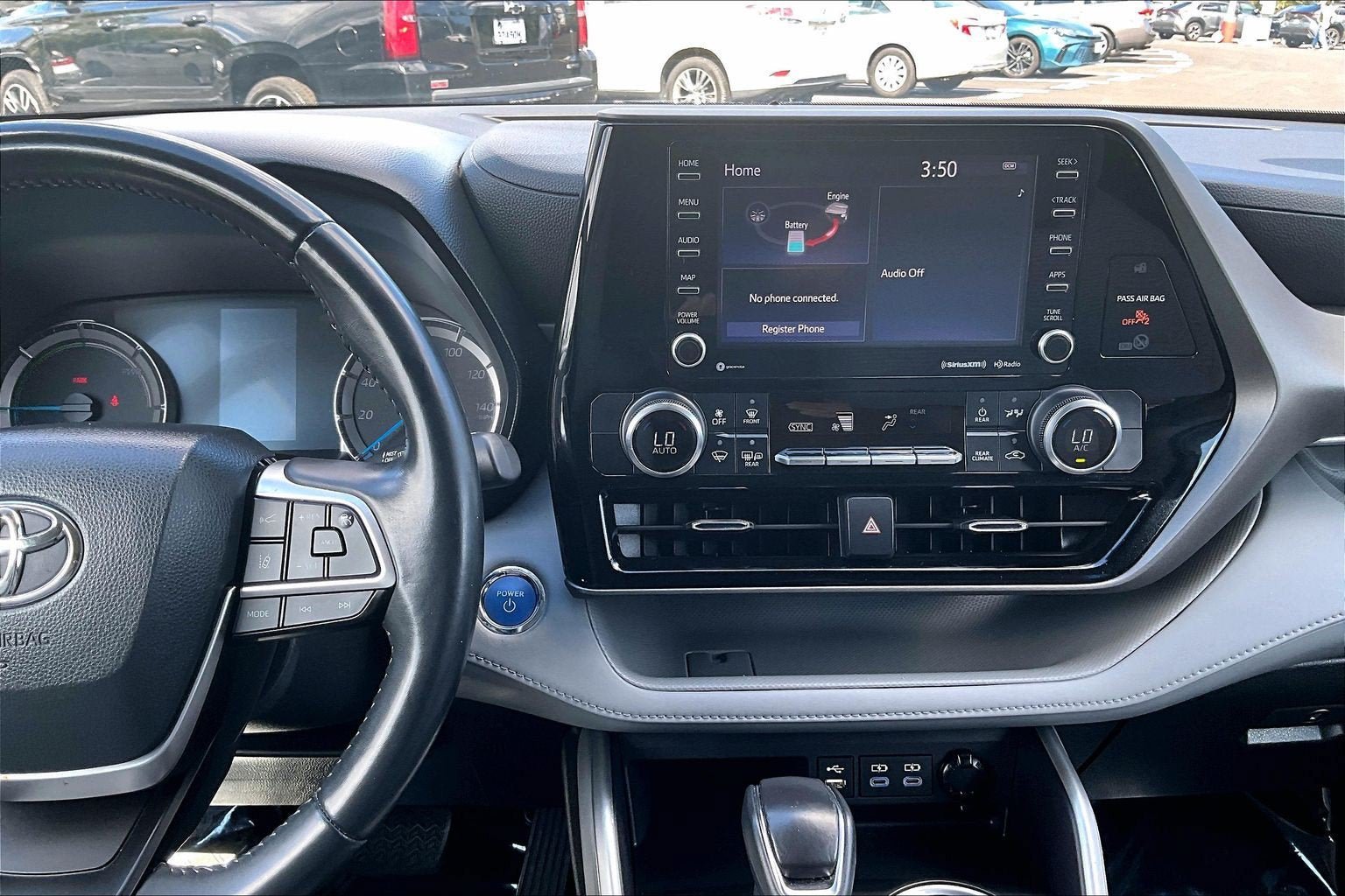 Used 2022 Toyota Highlander LE AWD/4WD image 6