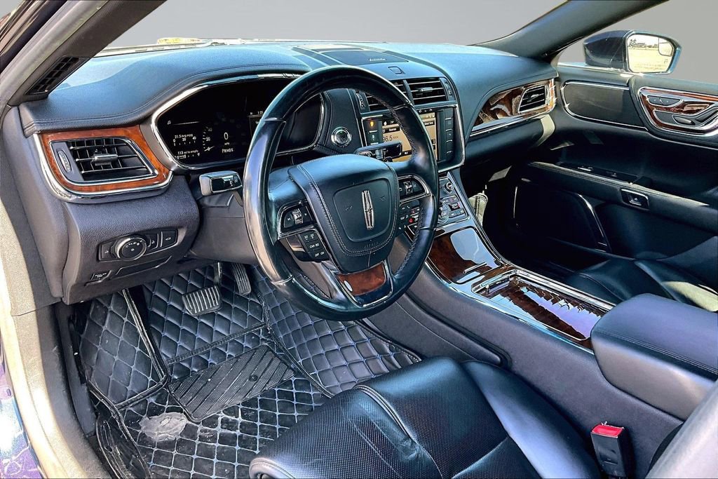 Used 2017 Lincoln Continental Select image 14