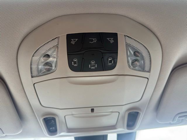 Used 2020 Chrysler Pacifica Limited image 30