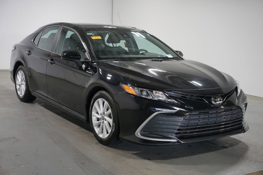 Certified 2023 Toyota Camry LE image 3