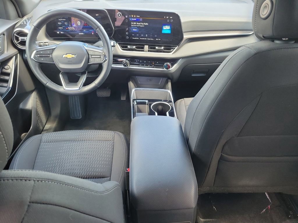 Used 2025 Chevrolet Equinox LT FWD image 11