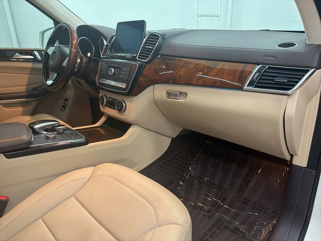 Used 2017 Mercedes-Benz GLS 550 4MATIC image 28