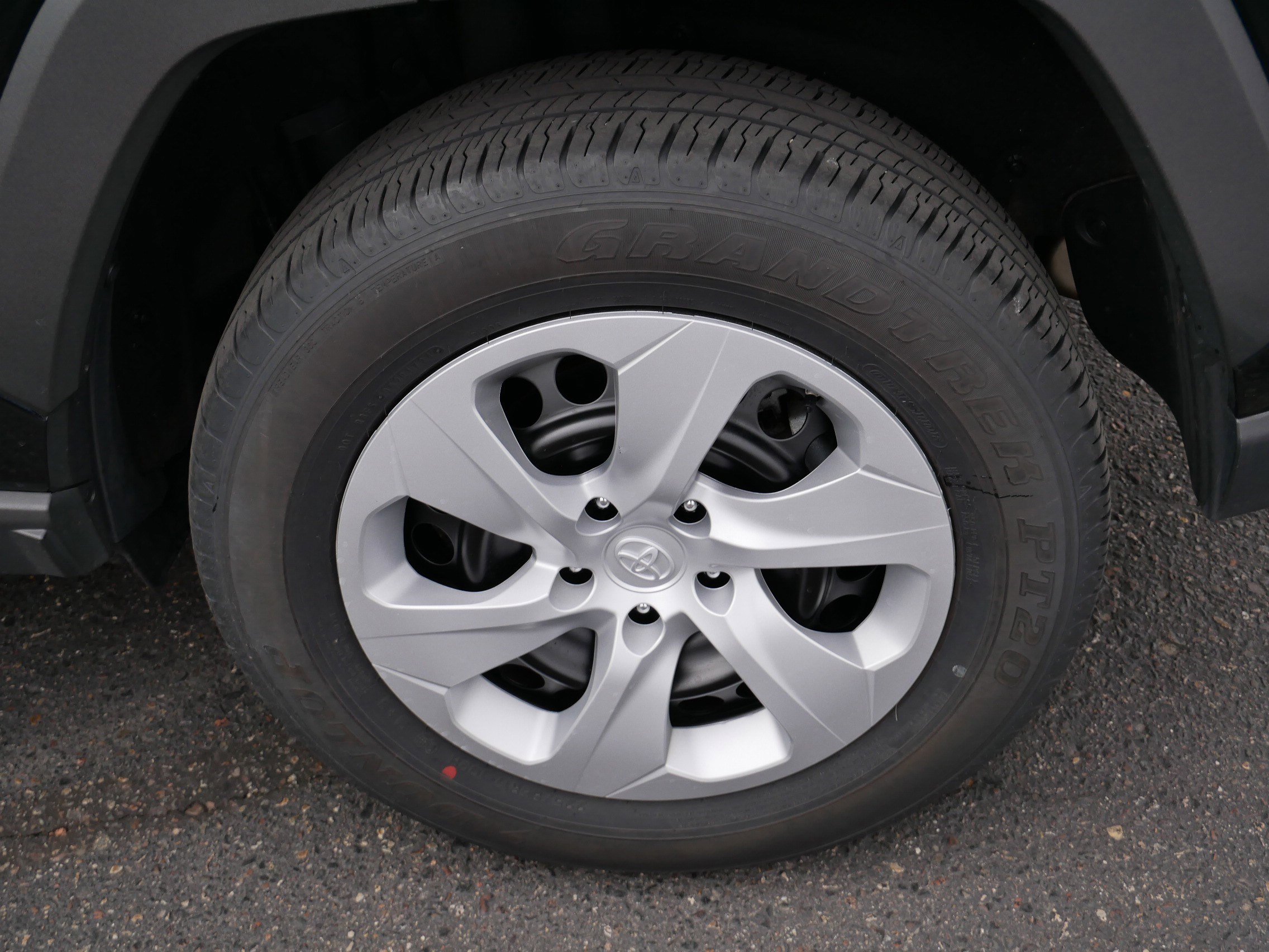 Used 2024 Toyota RAV4 LE AWD/4WD image 16
