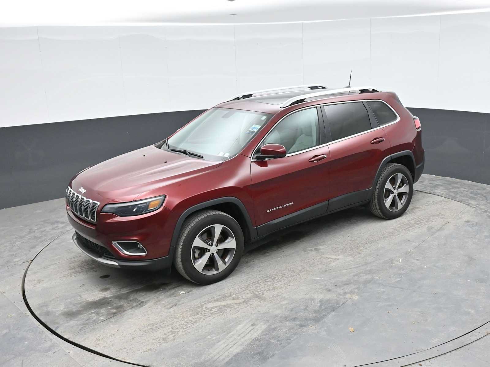 Used 2019 Jeep Cherokee Limited AWD/4WD image 15