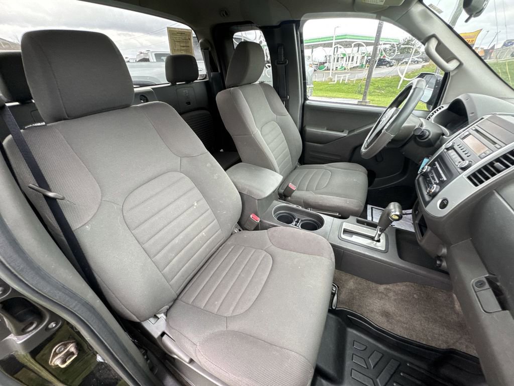 Used 2015 Nissan Frontier S image 22