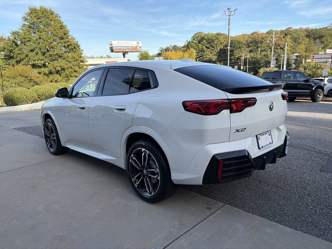 New 2027 BMW X2 xDrive28i w/ M Sport Package AWD/4WD image 6