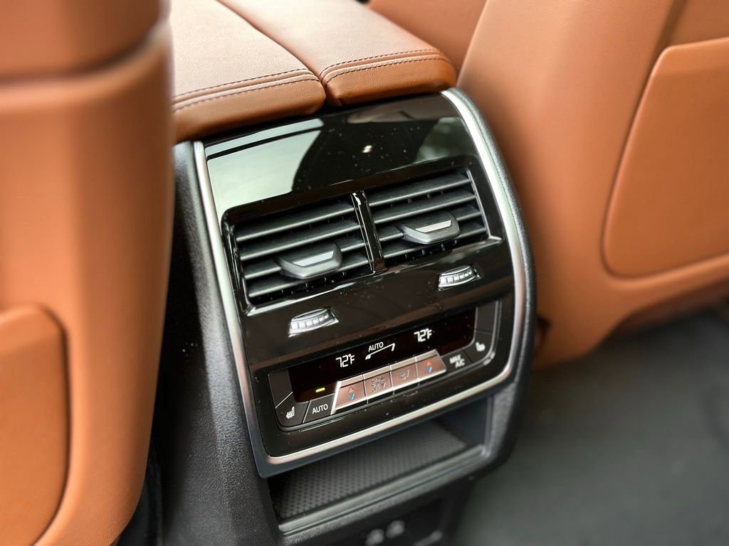 New 2026 BMW X7 M60i image 22