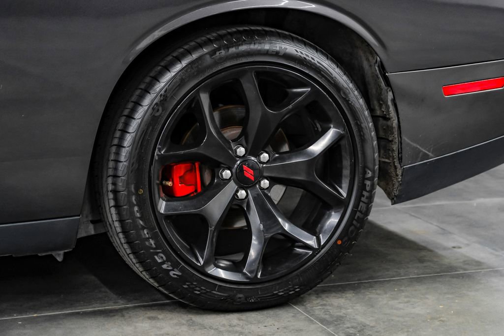 Used 2017 Dodge Challenger R/T RWD image 58