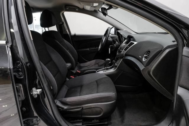 Used 2015 Chevrolet Cruze LT FWD image 32