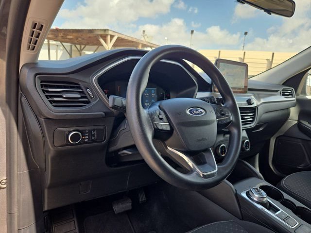 Used 2025 Ford Escape Active AWD/4WD image 18