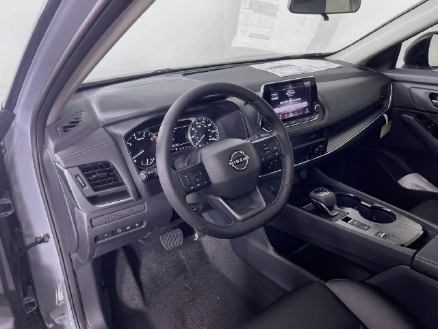 New 2027 Nissan Rogue Dark Armor FWD image 7
