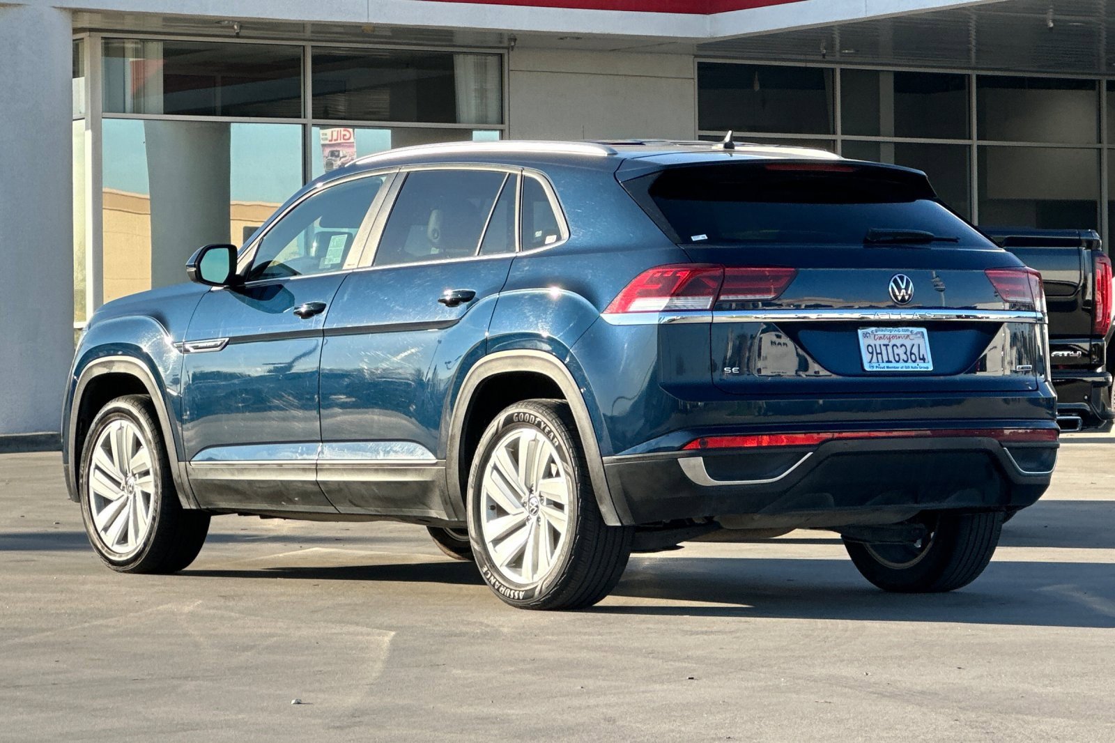 Used 2022 Volkswagen Atlas Cross Sport SE image 4