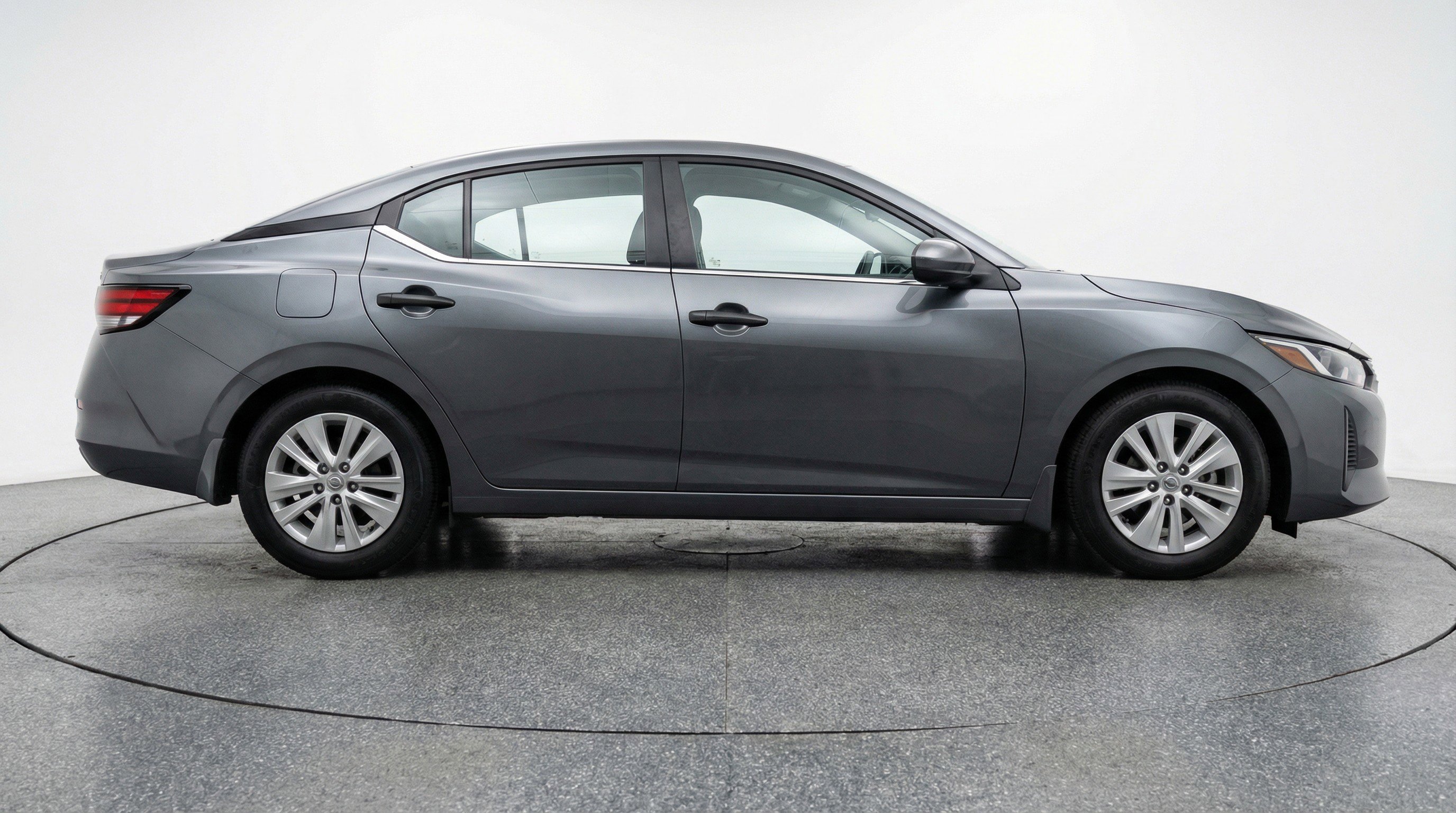 Used 2025 Nissan Sentra S image 11