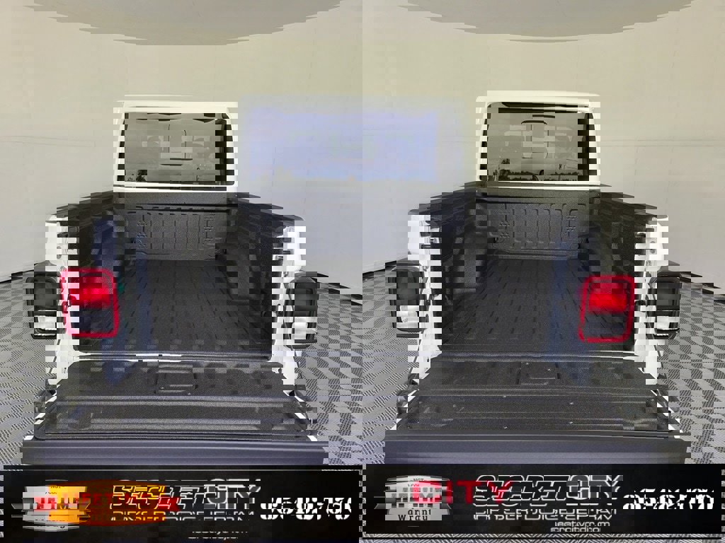 New 2025 Jeep Gladiator Sport image 28