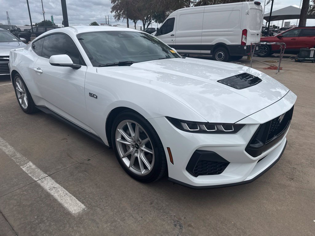 Used 2024 Ford Mustang GT Premium RWD image 4