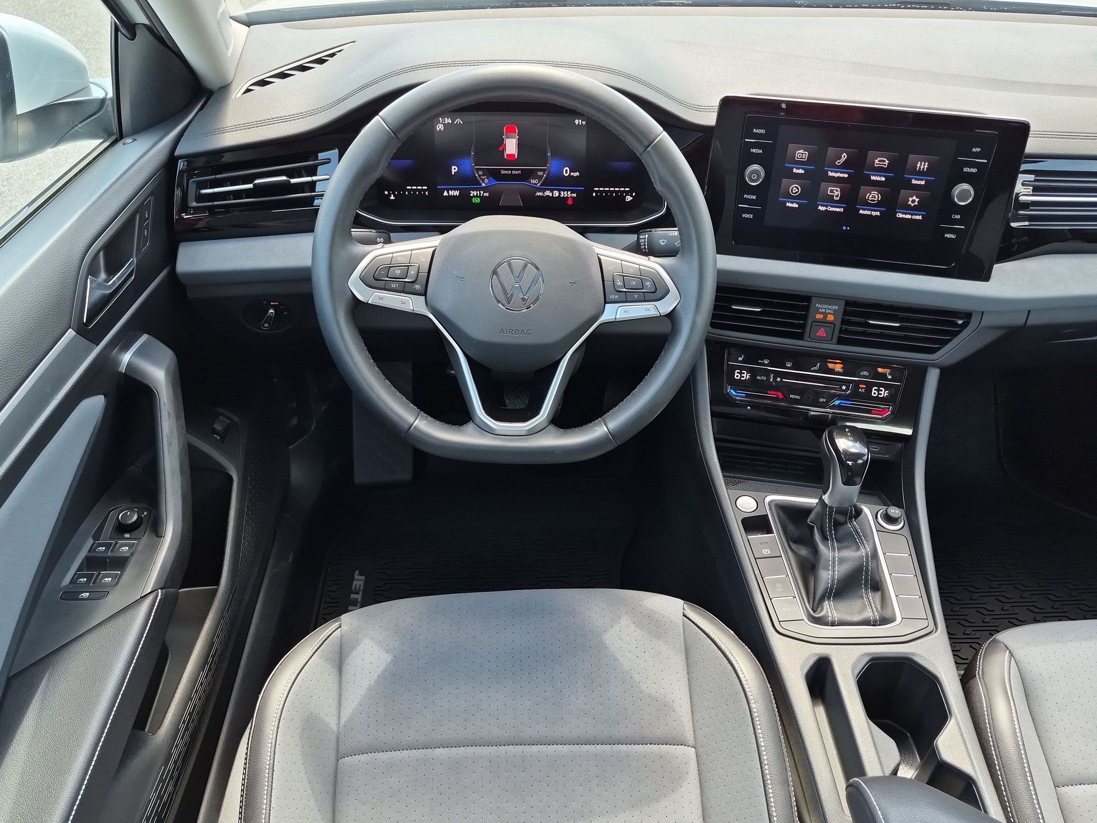 Used 2026 Volkswagen Jetta SE FWD image 30