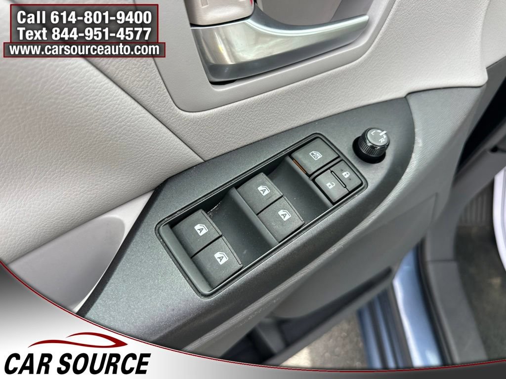 Used 2015 Toyota Sienna LE AWD/4WD image 15