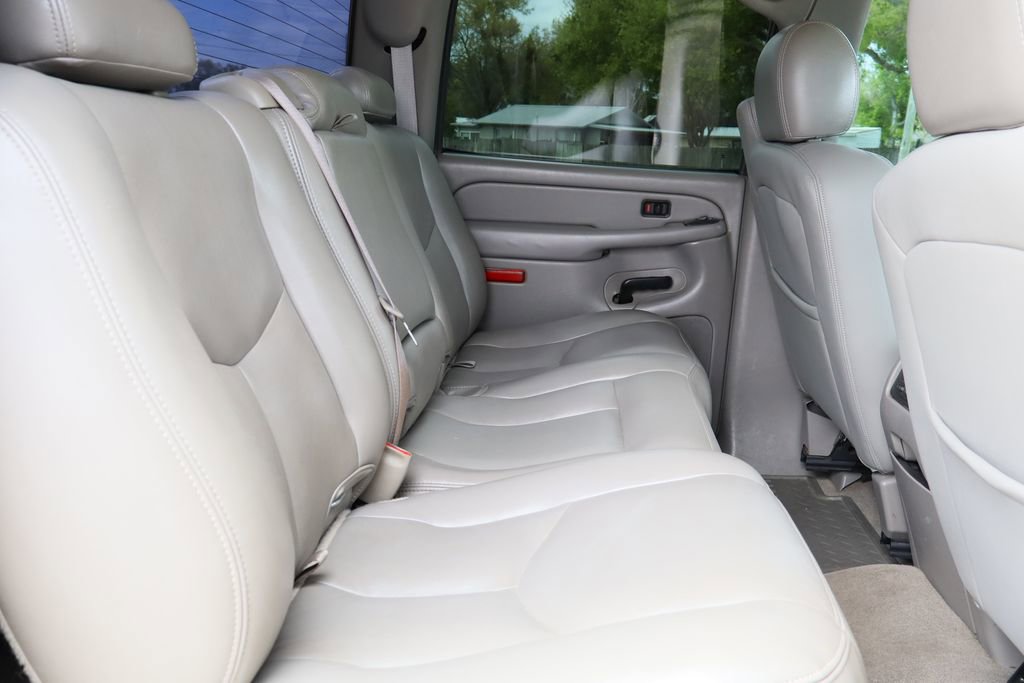 Used 2005 Chevrolet Silverado 2500 LS w/ Heavy-Duty Power Package image 24